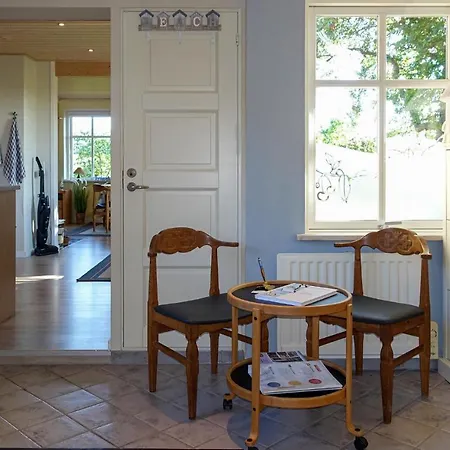 Pet Friendly In With Kitchen