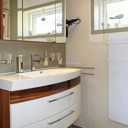 Holiday home Pet Friendly In With Kitchen Gudhjem